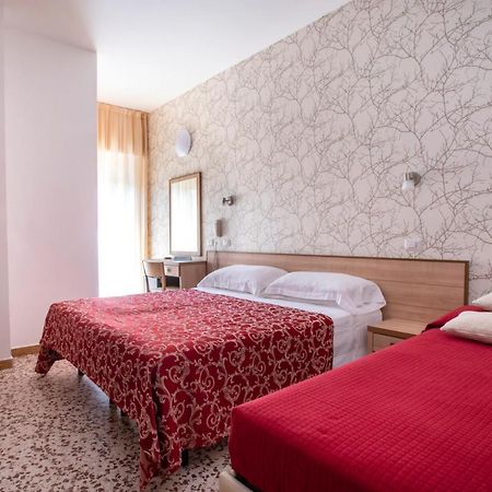 Hotel Ravello Adults Only Римини Экстерьер фото